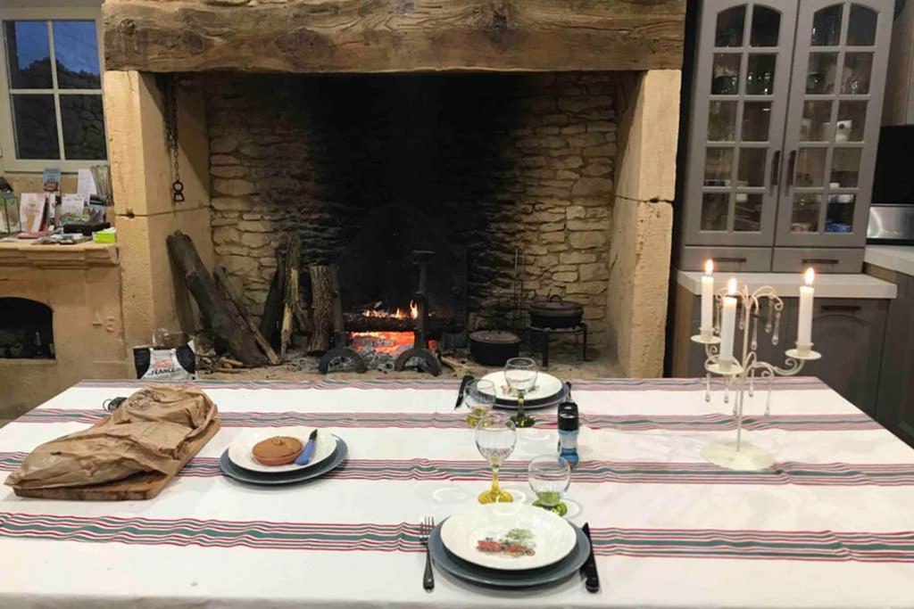 Chez Renou Et Prosperou Maison Typique Du Sarladait Saint-Genies Luaran gambar