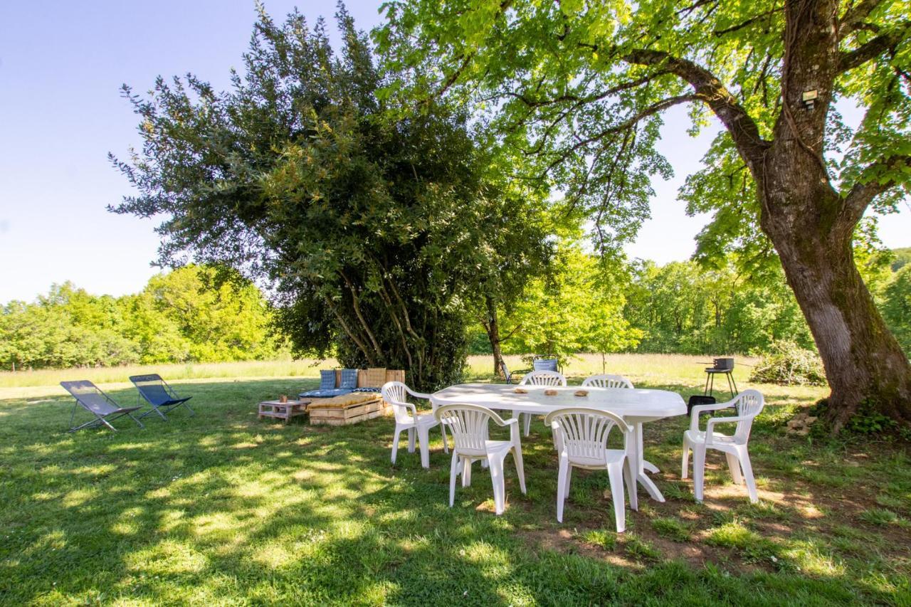 Chez Renou Et Prosperou Maison Typique Du Sarladait Saint-Genies Luaran gambar